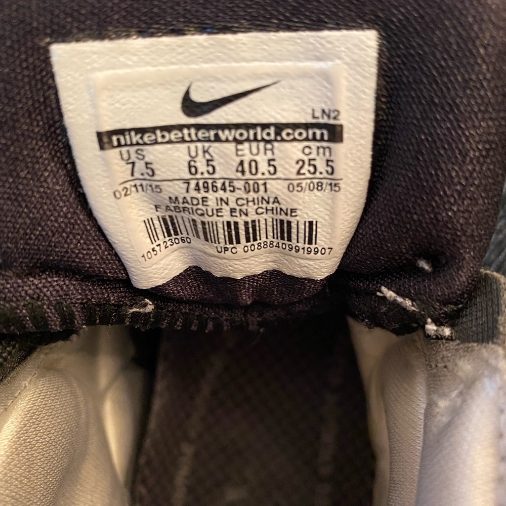 Nike Hyperdunk Shoed - image 7